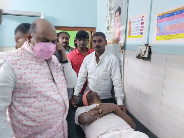 नगर पंचायत अध्यक्ष पीपीगंज पर जानलेवा हमला, हालत गम्भीर हायर सेंटर रेफर