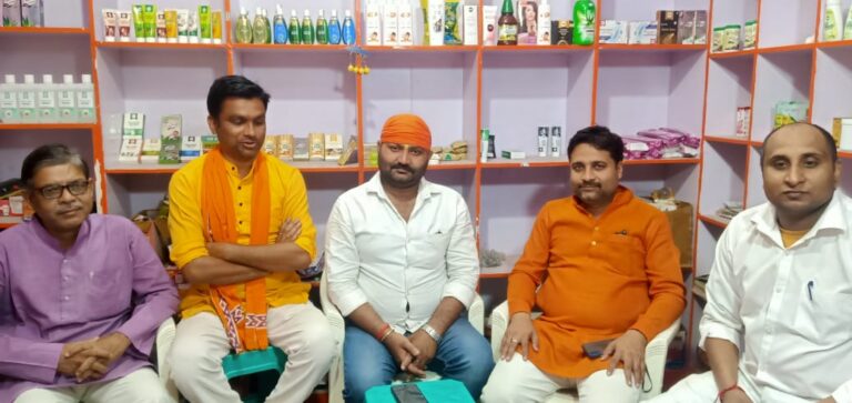 जनता के हितों के लिए कार्य कर रही योगी सरकार, फिर मिले मौका : मुन्ना राय