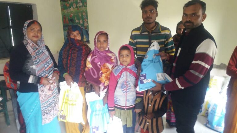 कुपोषित व गर्भधात्री को वितरित किया गया खाद्यान्न किट