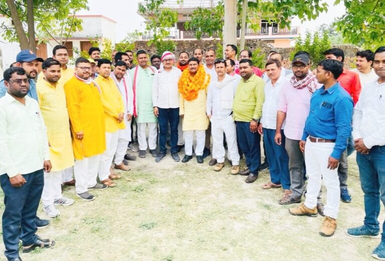 महासंघ के मण्डल महामंत्री अनिल वर्मा का बलिया जनपद में भव्य स्वागत