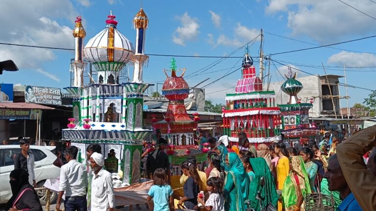 हुसैन की शहादत पर निकले ताजिए