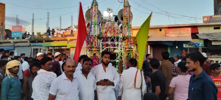 कर्बला मैदान में इमाम हुसैन की कुर्बानी और उनकी शहादत को याद कर मनाया गया मुहर्रम