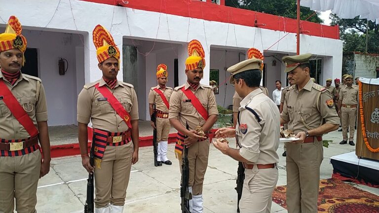 देवरिया जिले में हर्षोल्लास से मना स्वतंत्रता दिवस