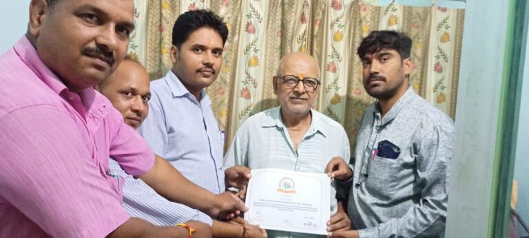 डॉ एन बी सिंह देशभक्त चिकित्सक के सम्मान से सम्मानित