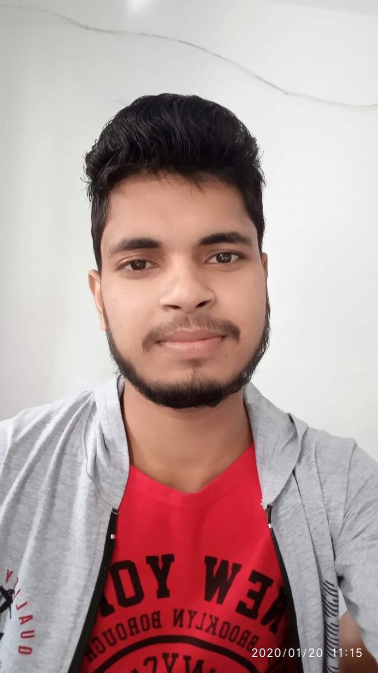 पेड़ पर लटकता मिला 24वर्षीय युवक का शव,छेत्र में दहशत