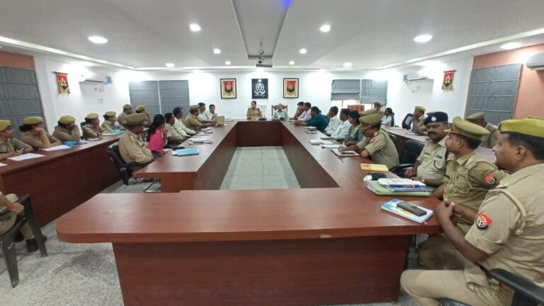 अपर पुलिस अधीक्षक के अध्यक्षता में मासिक समीक्षा बैठक सम्पन्न