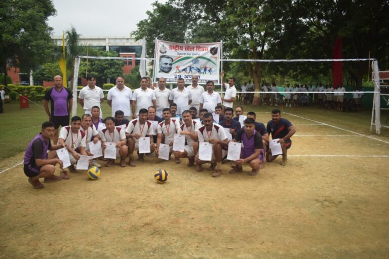 जादूगर मेजर ध्यान चंद की जयंती पर 59 वीं वाहिनी सशस्त्र सीमा बल खेल प्रतियोगिता का आयोजन कराया