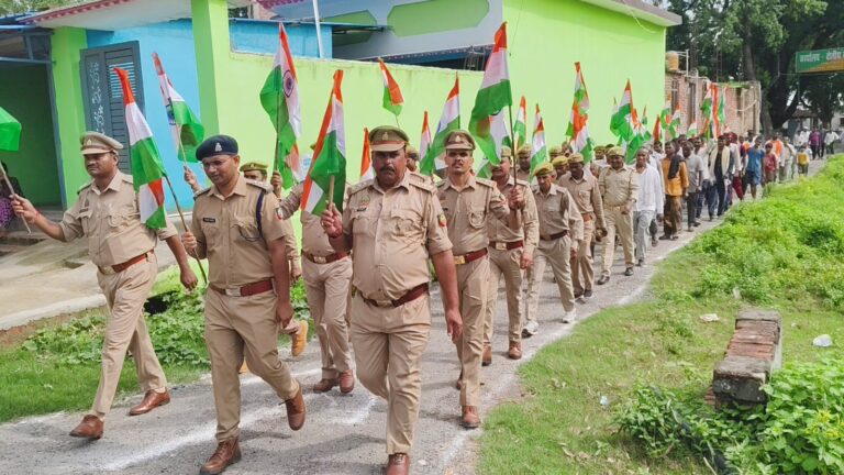 बलिदानियों के सम्मान में अब्दुल्लागंज रेंज में तिरंगा यात्रा