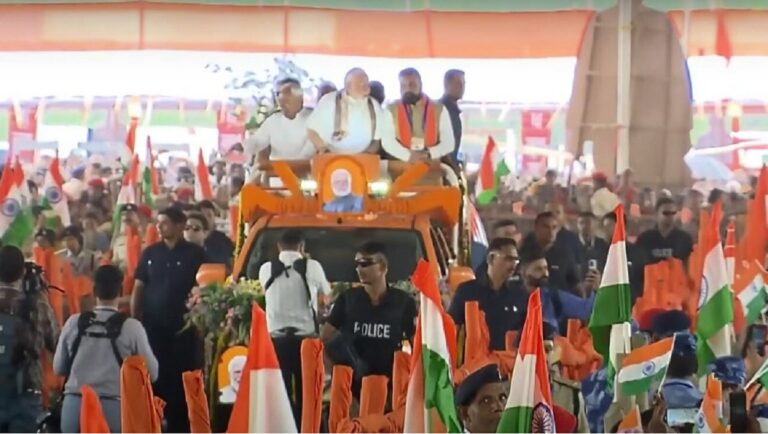 बिहार को मिली विकास की सौगात: गया पहुंचे प्रधानमंत्री मोदी, नीतीश संग दिखी गर्मजोशी