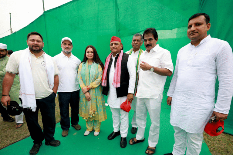 राहुल गांधी की वोटर अधिकार यात्रा का 14वां दिन, भोजपुर में दिखा विपक्षी एकजुटता का नजारा