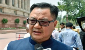 केंद्रीय मंत्री किरेन रिजिजू का बयान: “सेवानिवृत्त न्यायाधीश उपराष्ट्रपति चुनाव में दखल क्यों दे रहे हैं”