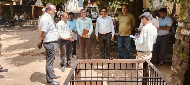 डीएम ने किया राजकीय पशु चिकित्सालय का निरीक्षण, दिया निर्देश