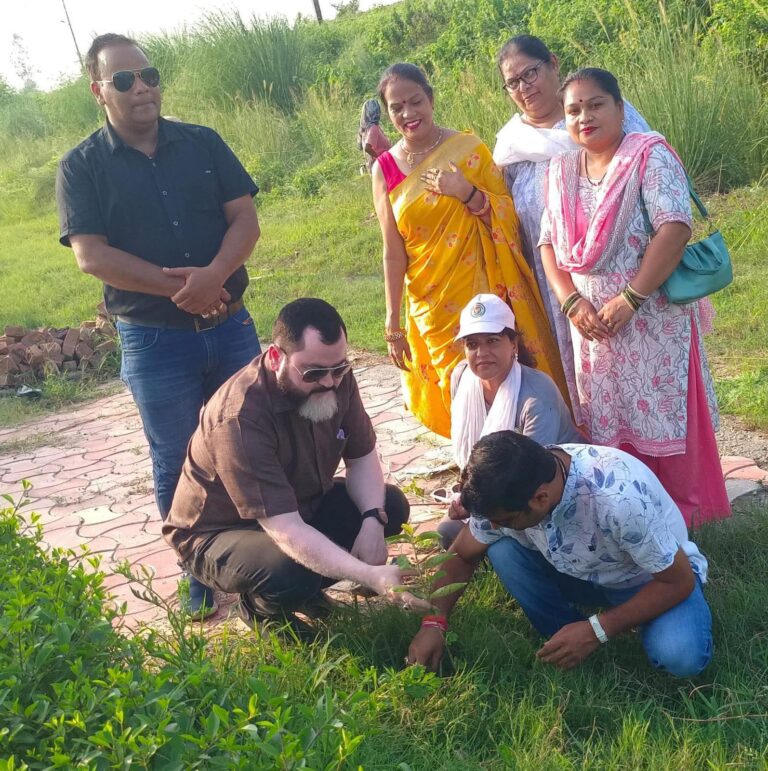 सहयोग संस्था ने शहवाजनगर में किया पौधारोपण