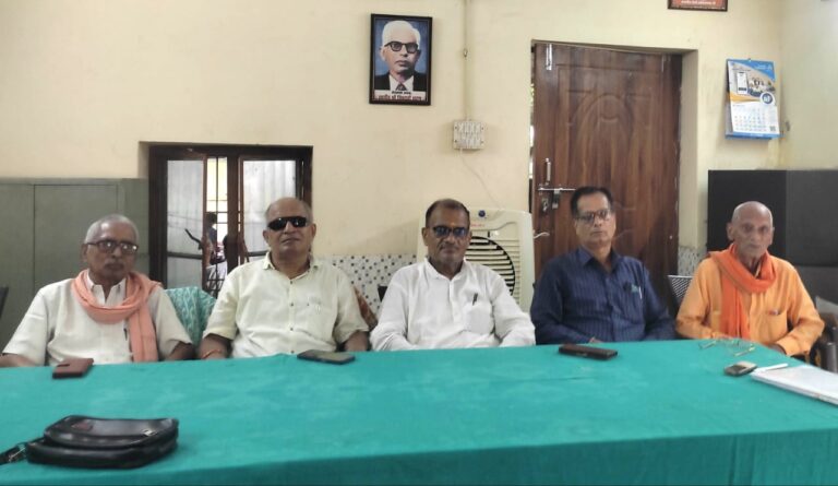 कैशलेस चिकित्सा में हो सुगमता: पेंशनर परिषद