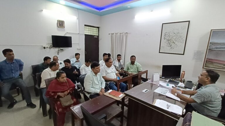 विकास कार्यों में बाधा बर्दाश्त नहीं-एस डी एम