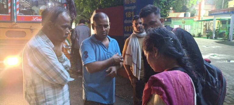 रोडवेज बस रोक कर युवक पर लाठी डंडा से हमला