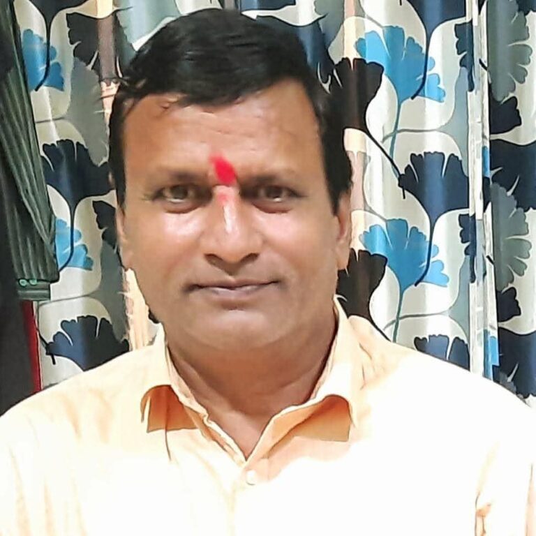 राज्य अध्यापक पुरस्कार के लिए चयनित हो शिवाकान्त सिंह ने जनपद का बढ़ाया मान