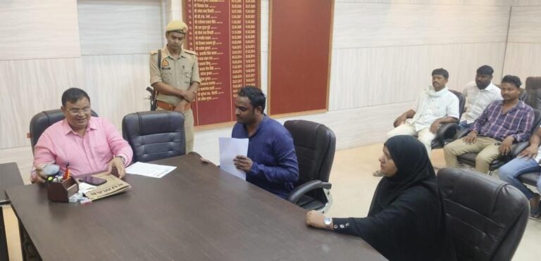 कमीशनखोरी के आरोप में रुकीं 85 विकास योजनाएँ ब्लॉक प्रमुख ने दी अनशन की चेतावनी