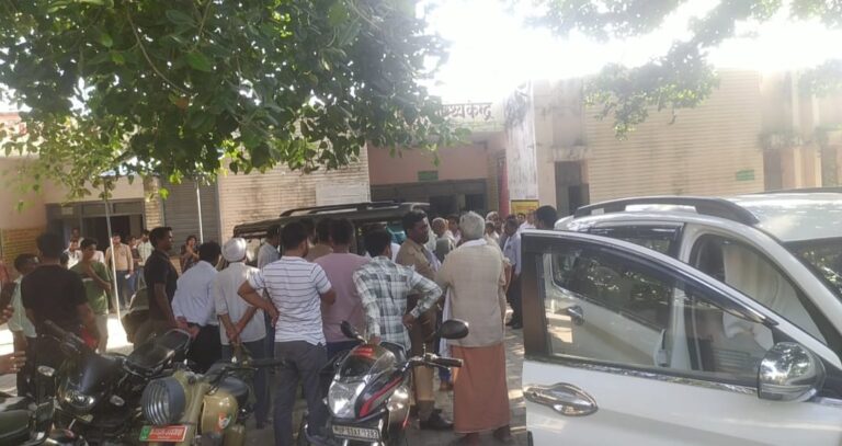 कांग्रेस पार्टी के ब्लॉक अध्यक्ष अभिषेक पाठक का निधन, स्वास्थ्य केंद्र पर हंगामा