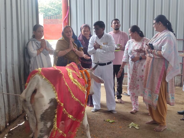 श्रीकृष्ण जन्माष्टमी के पावन अवसर पर गौ पूजन सम्पन्न