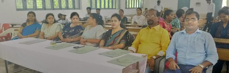 दीक्षोत्सव 2025 का शुभारंभ, सांस्कृतिक रंगों से सजा डीडीयू परिसर