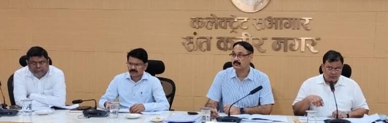 आईजीआरएस पोर्टल पर लंबित शिकायतों के निस्तारण को लेकर समीक्षा बैठक