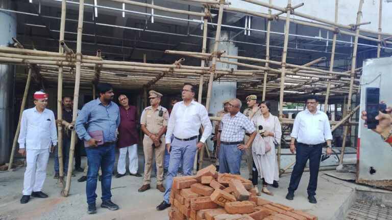 जिलाधिकारी ने पुराने बस अड्डे एवं निर्माणाधीन सैटेलाइट बस अड्डे का किया निरीक्षण‎
