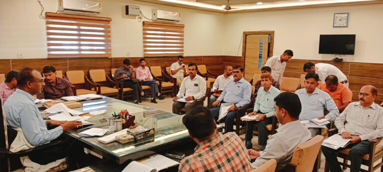 डीएम ने की मुख्यमंत्री मत्स्य संपदा योजना के प्रगति की समीक्षा