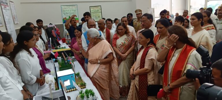 विद्यार्थियों की रचनात्मकता और शोध का संगम बनी विज्ञान प्रदर्शनी
