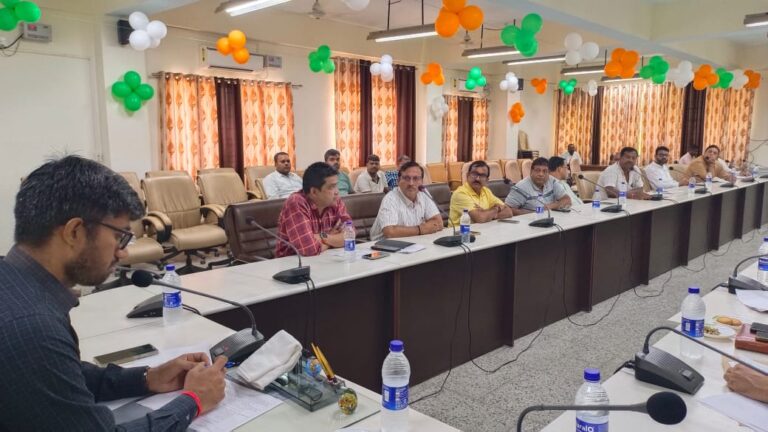 सीडीओ की अध्यक्षता में जिला स्तरीय उद्योग बंधु की बैठक संपन्न