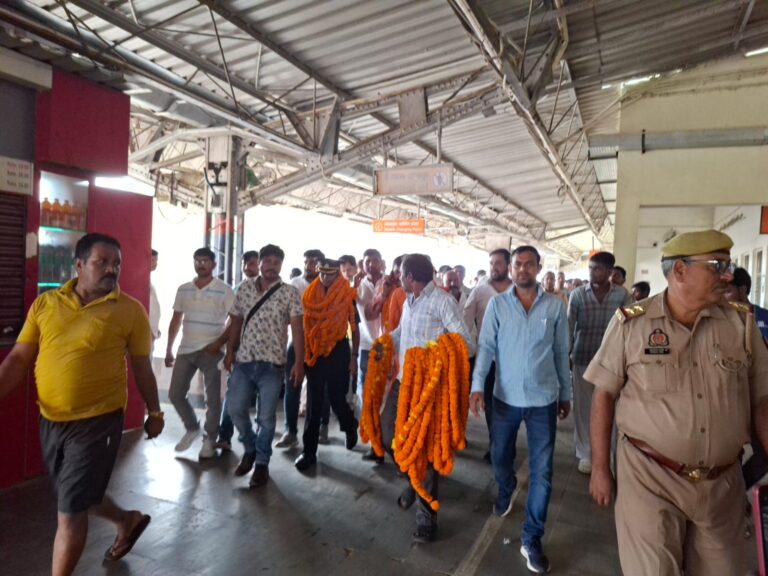 लेफ्टिनेंट कर्नल बनने पर क्षेत्र में खुशी की लहर, सैकड़ों की संख्या में क्षेत्रवासियों ने किया भव्य स्वागत