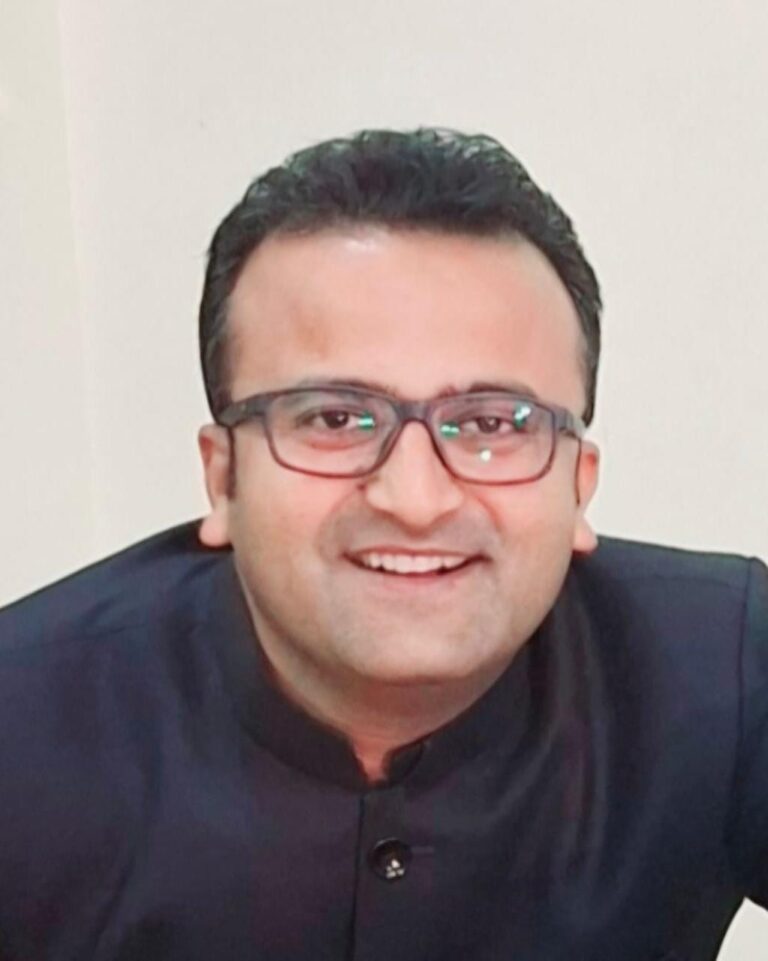 365 दिन अपने बलबूते खड़ी रहती है हिंदी