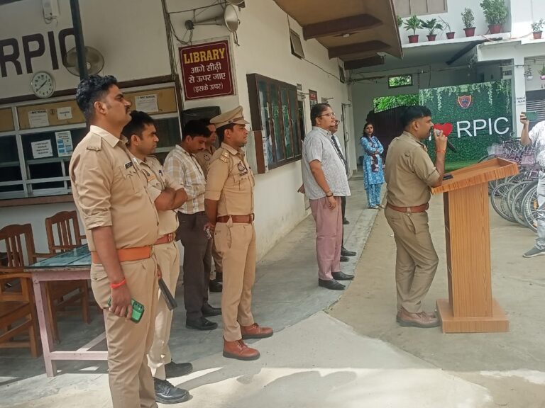 साईबर फ्रॉड के संदर्भ में कोठीभार थानाध्यक्ष ने छात्रों को किया जागरूक