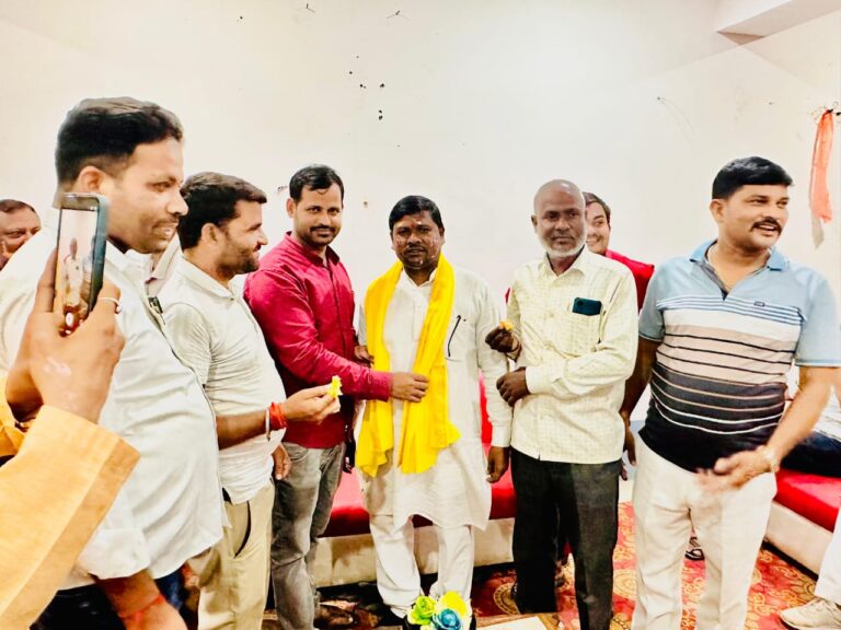 धूमधाम से मनाया गया मंडल अध्यक्ष विष्णु प्रताप गुप्ता का जन्मदिन समारोह
