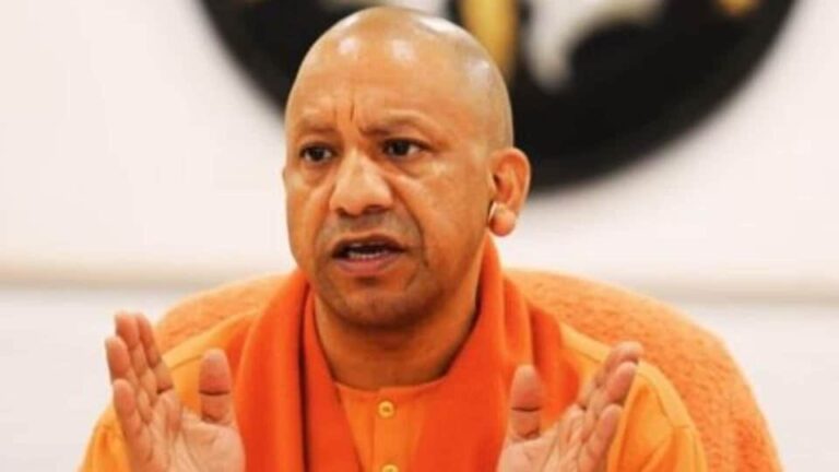 त्योहारों से पहले यूपी की सड़कों की मरम्मत का आदेश, सीएम योगी ने दिए सख्त निर्देश