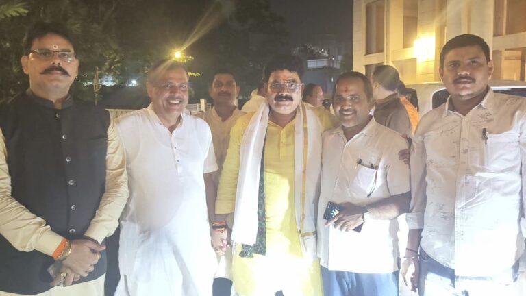 बदलापुर विधायक रमेशचंद्र मिश्र का मुंबई में भव्य स्वागत अभिनंदन,
