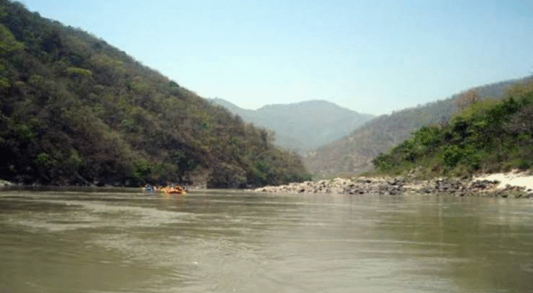 नदियों का जलस्तर बढ़ा, फिलहाल खतरे के निशान से नीचे
