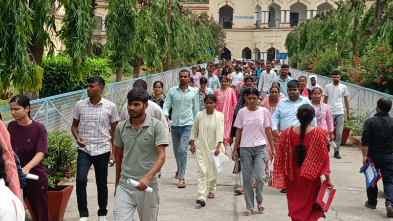 PET 2025 परीक्षा कड़ी सुरक्षा व्यवस्था के बीच प्रथम पाली सकुशल हुई संपन्