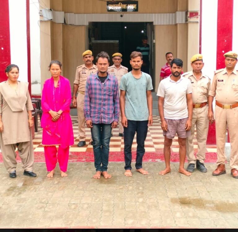 हुसैनाबाद में घटित प्रेम प्रसंग से जुड़ी यह वारदात पूरे इलाके को दहला गई है।