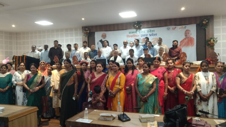 समर्थ उत्तर प्रदेश-विकसित उत्तर बनाने के लिए प्रबुद्धजनों का लगा जमावड़ा