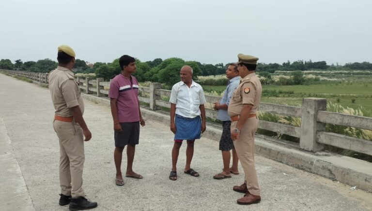 सुबह 5 से 8 बजे तक चला देवरिया पुलिस का मॉर्निंग वॉकर चेकिंग अभियान