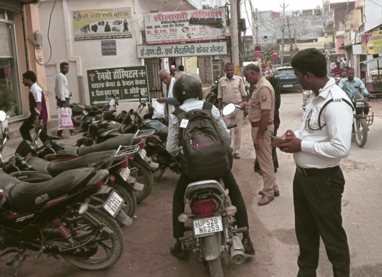 देवरिया पुलिस का सख्त अभियान: नो हेलमेट-नो फ्यूल व सड़क सुरक्षा के उल्लंघन पर कार्रवाई