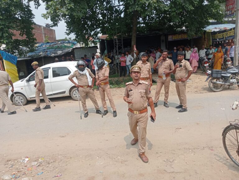 चौकी इंचार्ज के पर मनमानी का आरोप, बिना आदेश बुलडोजर चलने से ग्रामीण आक्रोशित
