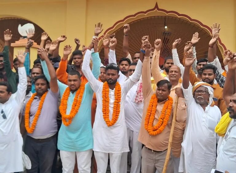 गोंड समाज ने एसडीएम को सौंपा ज्ञापन, प्रमाण पत्र न जारी होने पर आंदोलन की चेतावनी