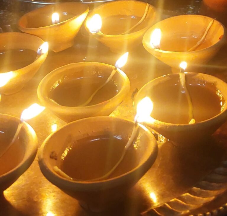 सुख समृद्धि हेतु कार्तिक मास में करें एक विशेष दीप आकाशदीप की व्यवस्था