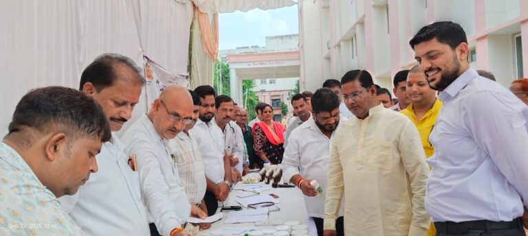 जिला संयुक्त चिकित्सालय परिसर में दसवें आयुर्वेद दिवस का हुआ आयोजन