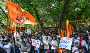 एबीवीपी का डीयू चुनाव में धमाकेदार प्रदर्शन, अध्यक्ष सहित तीन पदों पर कब्ज़ा
