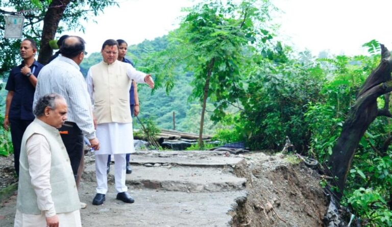चमोली बादल फटने की त्रासदी: CM धामी ने किया स्थलीय निरीक्षण, सात की मौत, राहत कार्य जारी