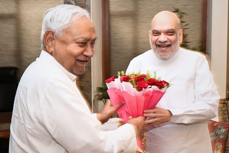 बिहार विधानसभा चुनाव से पहले बड़ा सियासी घटनाक्रम, पटना पहुंचे केंद्रीय गृहमंत्री अमित शाह