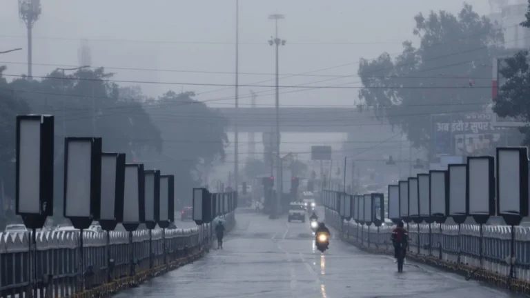 देशभर में शरद ऋतु की दस्तक, तापमान में गिरावट के साथ सुहाना मौसम